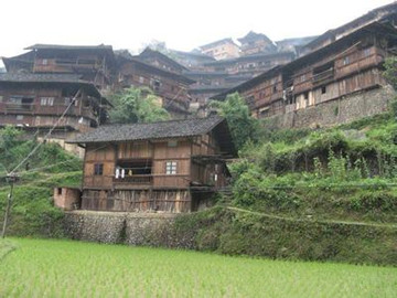 西安自驾游哪里好玩_ 多彩贵州黄果树千户苗寨