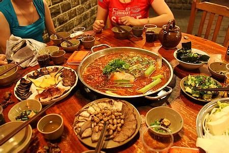 西安自驾游哪里好玩_ 多彩贵州黄果树千户苗寨