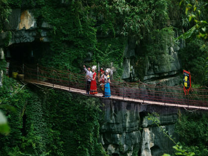 阳朔天籁蝴蝶泉是国家aaaa级景区,广西民族风情旅游示范点,位于阳朔