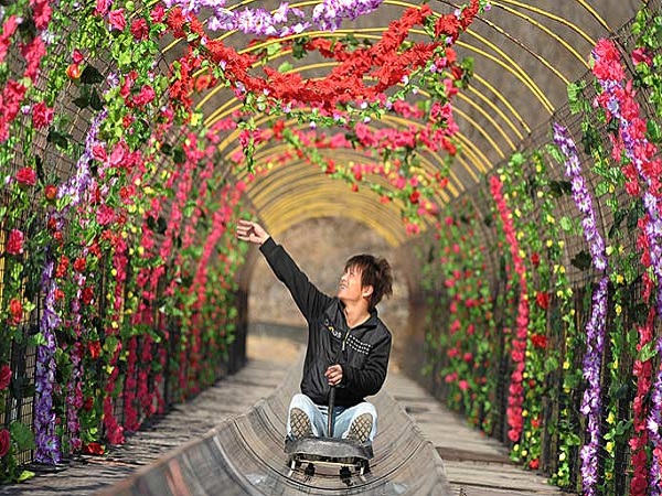 打破时节鸿沟界说全季狂欢｜超级魔法时空组合滑道引领水乐土新纪元